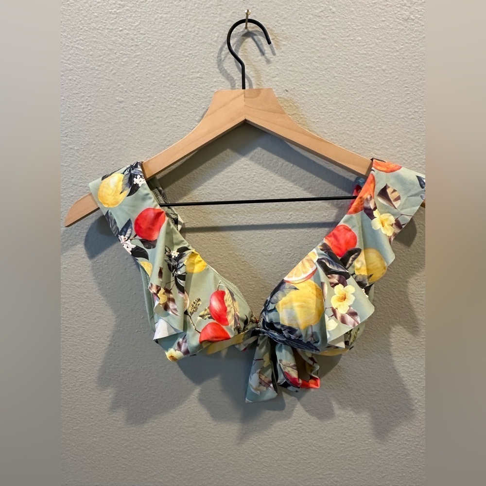 NWOT Kona Sol Bikini Top